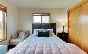 Lopez Island Agate Beach Waterfront Home